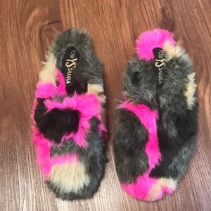 Yosi Samra Vidi faux fur mule NWOT